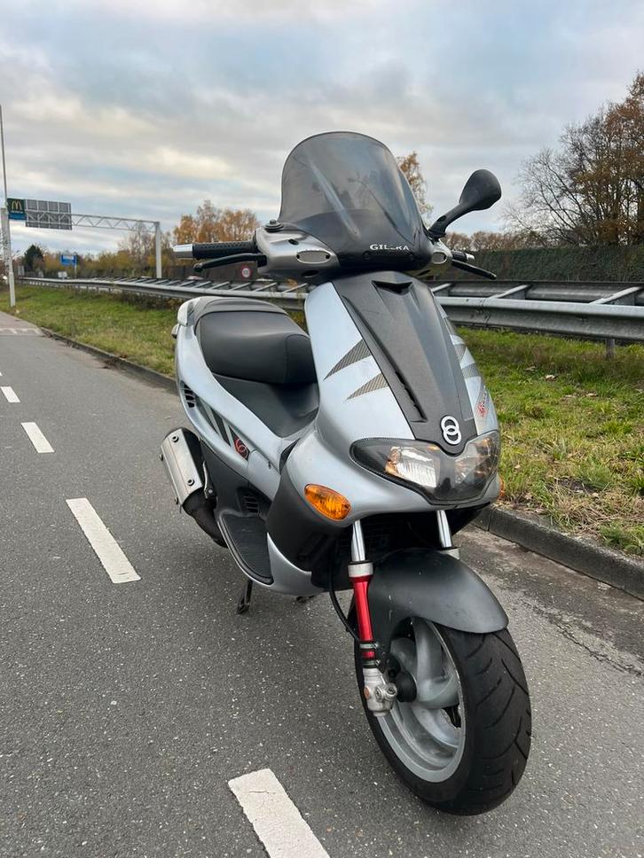 Gilera runner 180cc, Fietsen en Brommers, Scooters | Piaggio, Zo goed als nieuw, Overige modellen, Tweetakt, Ophalen