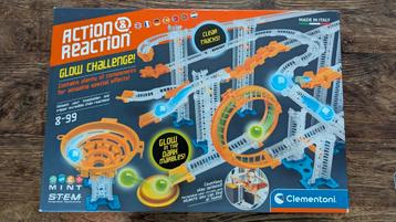 Action & Reaction racebaan Glow Challenge  beschikbaar voor biedingen
