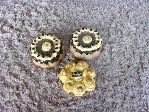 3X DECORATIE TAART/GEBAK DECORATIE 3 GEBAKJES ZGAN 10,5DIAME, Antiek en Kunst, Curiosa en Brocante, Ophalen