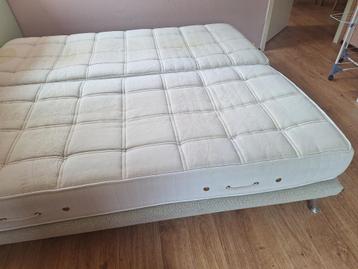 Gratis bed 2 persoons beschikbaar voor biedingen
