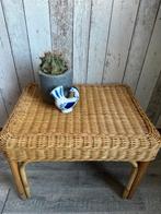 Rotan bijzet tafel, Minder dan 55 cm, Zo goed als nieuw, Rechthoekig, Ophalen