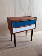 Vintage Deens kastje jaren '60/'70 – massief hout, minimalis, Huis en Inrichting, Kasten | Ladekasten, Minder dan 50 cm, Gebruikt