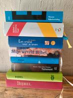 8 Verschillende Bijbels., Boeken, Ophalen of Verzenden, Zo goed als nieuw