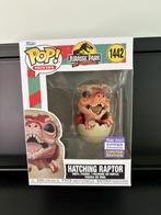 FUNKO POP hatching raptor Jurassic Park 1442 comic con, Verzamelen, Poppetjes en Figuurtjes, Nieuw, Ophalen of Verzenden