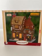 Lemax Caddington Village - Tudor Postkantoor - Verlicht Gebo, Diversen, Kerst, Ophalen of Verzenden, Zo goed als nieuw