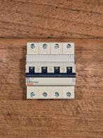 Gewiss B16 installatieautomaat 3P+N, Hobby en Vrije tijd, Ophalen of Verzenden, Zo goed als nieuw