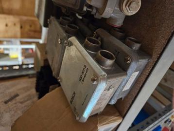 4x bosch kabeldoos beschikbaar voor biedingen