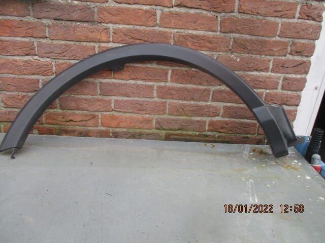 links achter wielkast rand Toyoto RAV 4, Auto-onderdelen, Carrosserie en Plaatwerk, Spatbord, Toyota, Gebruikt, Ophalen of Verzenden