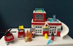 LEGO DUPLO brandweerkazerne en helikopter, Kinderen en Baby's, Speelgoed | Duplo en Lego, Ophalen, Zo goed als nieuw, Duplo