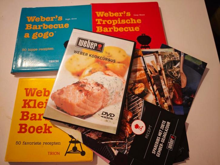 Weber Kookboekjes, DVD en receptkaarten, Tuin en Terras, Barbecue-accessoires, Zo goed als nieuw, Ophalen of Verzenden