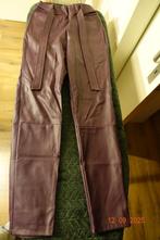 Aubergine (donkerpaarse) nep leren broek, maat 34-36, Paars, Ophalen of Verzenden, Zo goed als nieuw, Maat 34 (XS) of kleiner