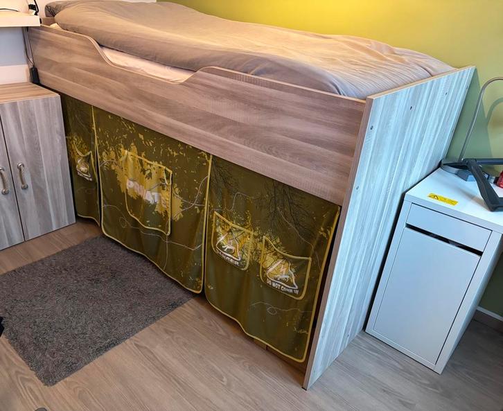 Hoogslaper met kastje en bureau, Kinderen en Baby's, Kinderkamer | Bedden, Zo goed als nieuw, 180 cm of meer, 85 tot 100 cm, Matras