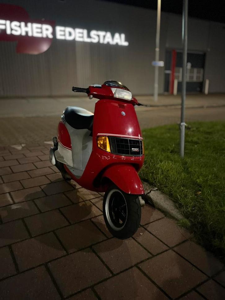Piaggio Quartz lc 2 takt op geldig NL Brom, Fietsen en Brommers, Snorfietsen en Snorscooters, Zo goed als nieuw, Piaggio, Tweetakt