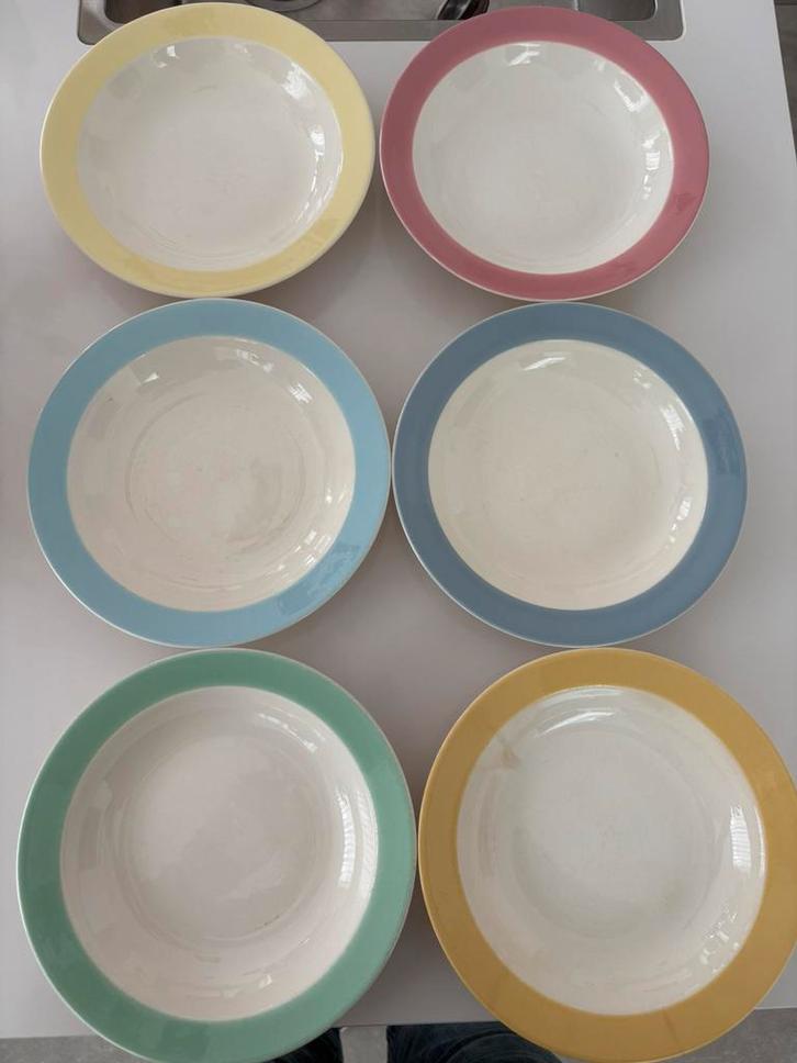 Regout pastel diepe borden en vleesschaal, Antiek en Kunst, Antiek | Servies los, Ophalen of Verzenden