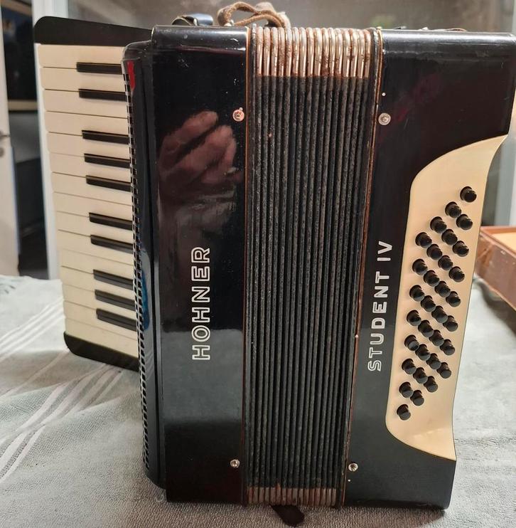 Hohner Studio IV Accordeon - 32 Bas, Muziek en Instrumenten, Accordeons, Gebruikt, 120-bas, Hohner, Ophalen