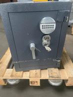 Stevige kluis met elektronisch cijferslot en sleutel, Ophalen, Zo goed als nieuw