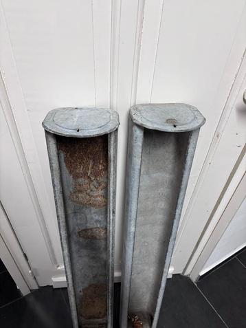 Oude Zinken Voerbakken/Bloembakken beschikbaar voor biedingen