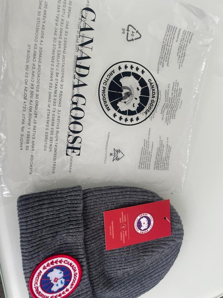 Canada Goose Muts Grijs Heren, Ophalen of Verzenden, Zo goed als nieuw, One size fits all, Pet