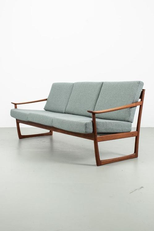 FD130 Hvidt 3 zitter, Deens vintage design Refurbished, Huis en Inrichting, Banken | Bankstellen, Zo goed als nieuw, Rechte bank