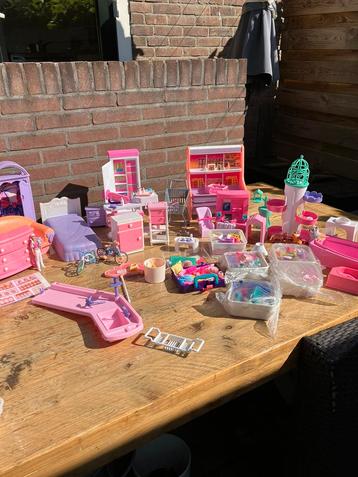 Barbie diverse speelsets beschikbaar voor biedingen