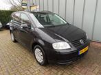 Volkswagen Touran 1.6-16V FSI Business NAP//AIRCO//CRUISE//T, Auto's, Volkswagen, Stof, 4 cilinders, 116 pk, Zwart