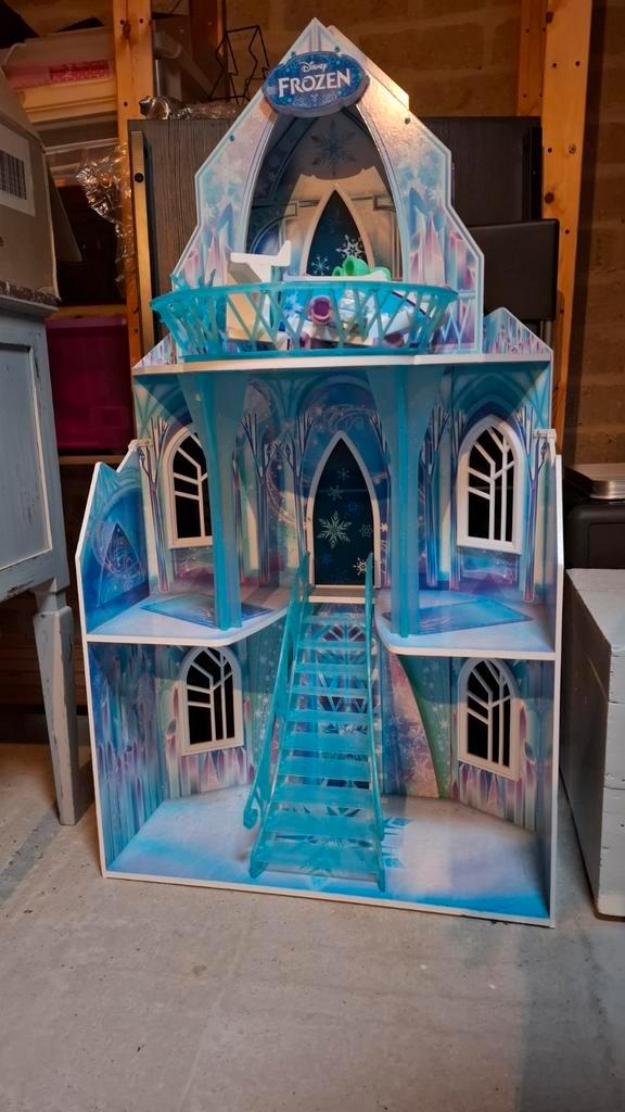 Disney Frozen IJskasteel Poppenhuis, Kinderen en Baby's, Speelgoed | Poppenhuizen, Gebruikt, Poppenhuis, Ophalen