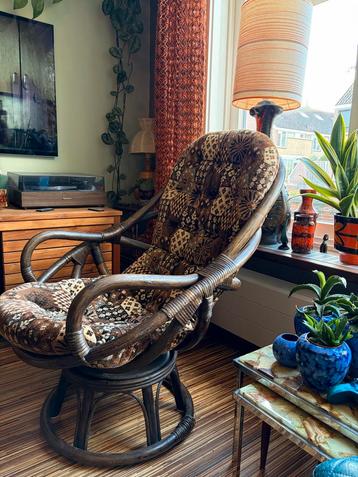 Vintage Rotan manou Draaifauteuil met origineel kussen beschikbaar voor biedingen