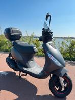 Piaggio Zip S 50km/u 2021 Grigio Titanio Matgrijs 4600 km, Fietsen en Brommers, Scooters | Piaggio, Ophalen, Zip, Zo goed als nieuw