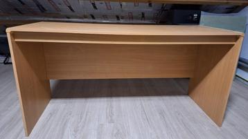 Houten bureau - maten bxdxh = 150x58x72 cm beschikbaar voor biedingen