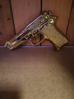 Goudkleurig Aardewerk Pistool - 23cm, Ophalen of Verzenden, Gebruikt, Overige typen