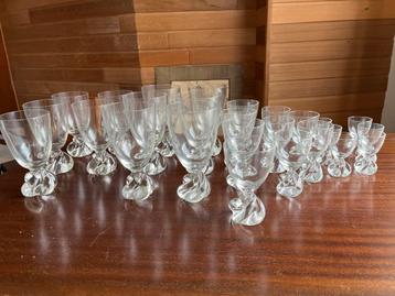 Vintage Glazen Set met Gedraaide Voet beschikbaar voor biedingen