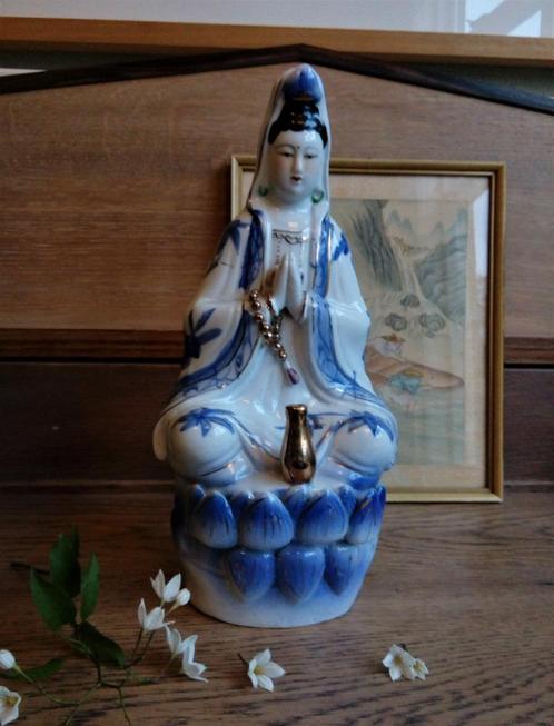 Erg mooi Guan Yin beeld. Porselein. 28 cm hoog, Antiek en Kunst, Kunst | Niet-Westerse kunst, Ophalen