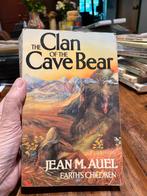 The Clan of the Cave Bear - Jean M. Auel, Boeken, Ophalen of Verzenden, Gelezen, Wereld overig
