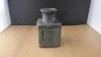 mooi vierkant vaasje in grijstinten, Gebruikt, Overige kleuren, Aardewerk of Porselein, Ophalen of Verzenden