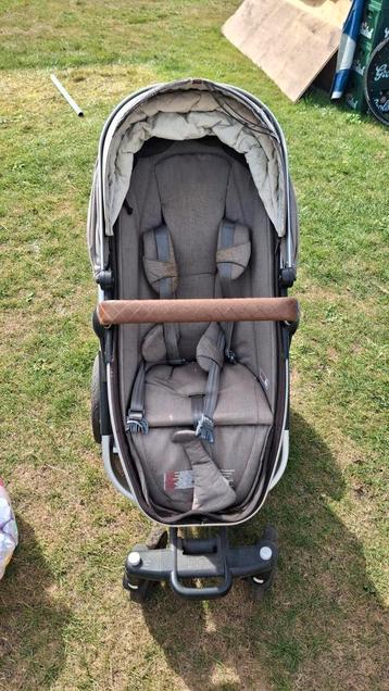Gebruikte kinderwagen - gratis beschikbaar voor biedingen