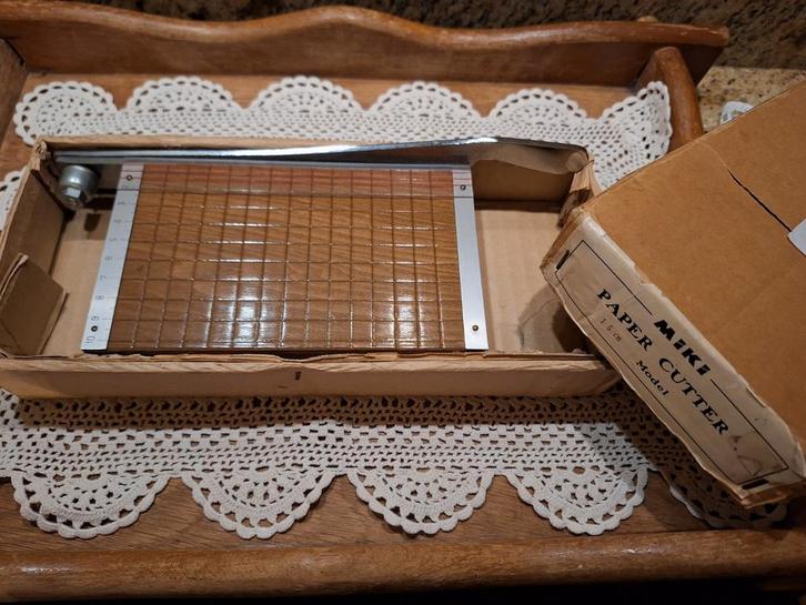 Miki papier snijder, Antiek en Kunst, Curiosa en Brocante, Ophalen of Verzenden