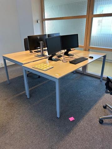 Scherp geprijsd: Partij (vergader)tafels, bureaus, kantine beschikbaar voor biedingen