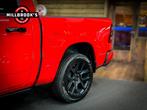 Dodge Ram 1500 5.7 V8 4x4 Crew Cab 5'7 Laramie Night Als op, Auto's, Bestelauto's, 2584 kg, Origineel Nederlands, Te koop, 5 stoelen