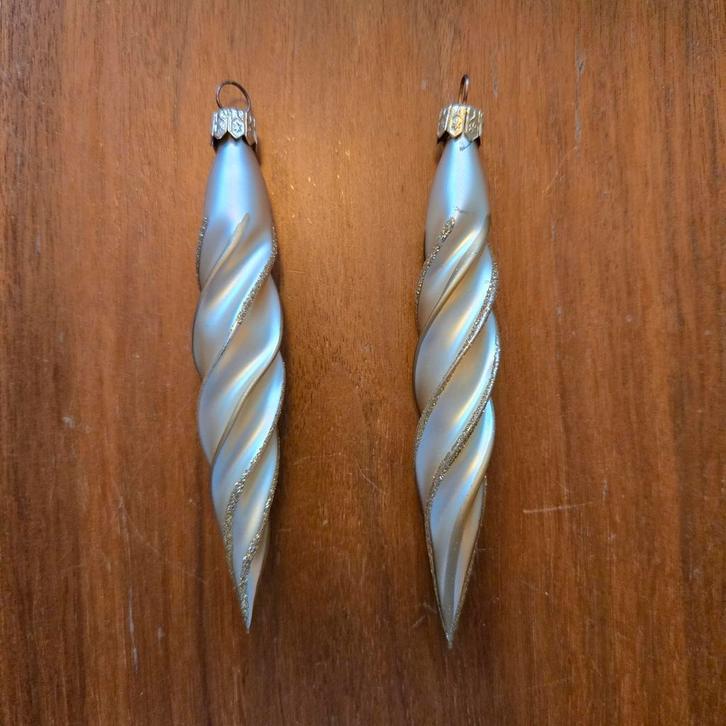 Twee kerstornamenten pegels glas, Diversen, Kerst, Gebruikt, Ophalen of Verzenden