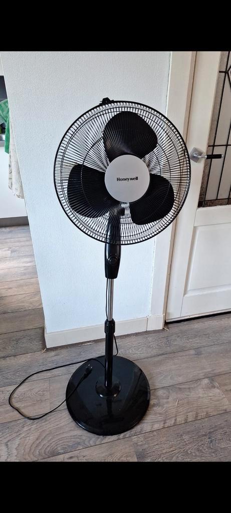 honeywell staande ventilator - zwart - weinig gebruikt, Witgoed en Apparatuur, Ventilatoren, Zo goed als nieuw, Statiefventilator