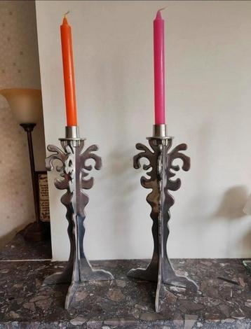 Habitat, 2x moderne barokke aluminium kandelaars, 39 cm beschikbaar voor biedingen