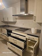 Nette Graniet Crème Kleur Keuken met Apparatuur, Huis en Inrichting, Keuken | Complete keukens, Graniet of Steen, Enkelwandige keuken