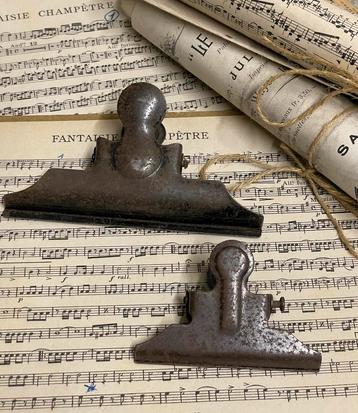 Brocante oude papierklem vanaf 7,50 euro beschikbaar voor biedingen