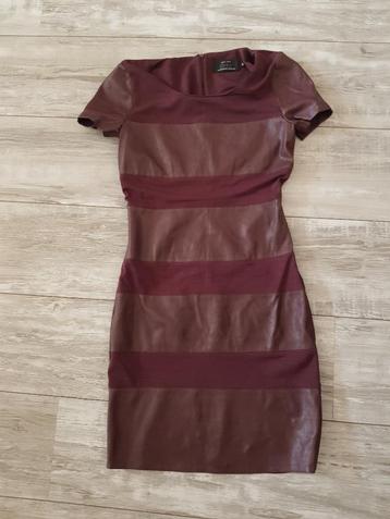 @ bordeaux jurkje maat 34 H en M beschikbaar voor biedingen