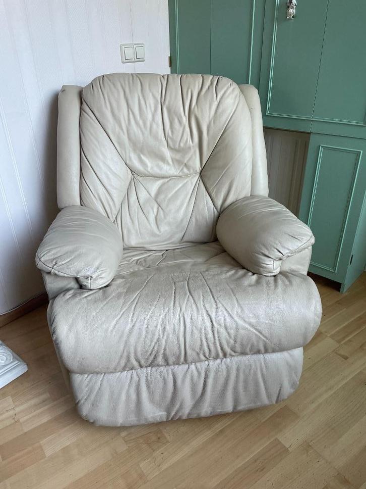 Gratis Luxe off white leder relax fauteuil, Huis en Inrichting, Stoelen, Gebruikt, Eén, Leer, Overige kleuren, Ophalen