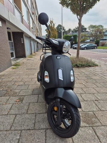 Sym Fiddle 125cc ( bijna nieuw) beschikbaar voor biedingen
