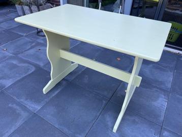 Eettafel  beschikbaar voor biedingen