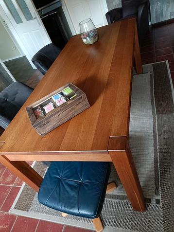Eiken eetkamer tafel  beschikbaar voor biedingen
