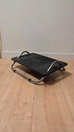 Voetenbankje chromenbeugels en zwart kunststof plateau ., Huis en Inrichting, Banken | Voetenbanken en Poefen, Ophalen, Minder dan 50 cm