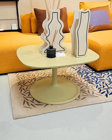 Muuto Soft Coffee Table 70x70cm showmodel beige green beschikbaar voor biedingen